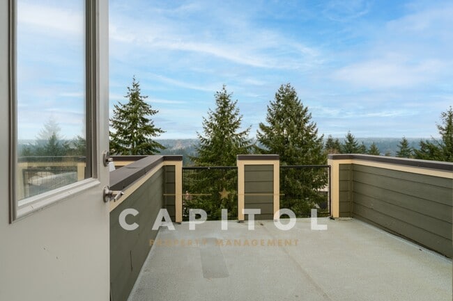 Building Photo - 3166 Vista Verde Ln SW