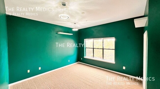 Building Photo - 3732 Avalon Park E Blvd