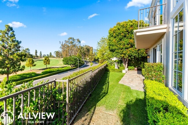 Building Photo - Stunning 3 Bedroom + Bonus Room 3.5 Bath A...