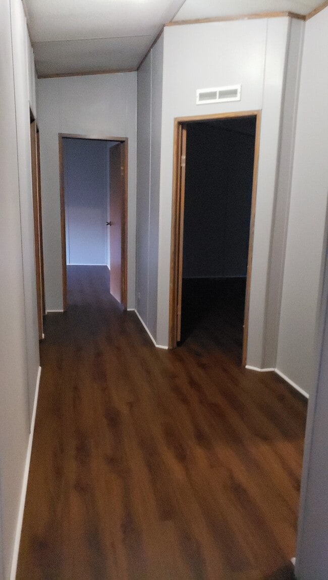 Building Photo - 18 Valley Trail SE