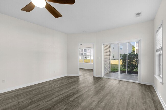 Building Photo - 155 Westhaven Dr