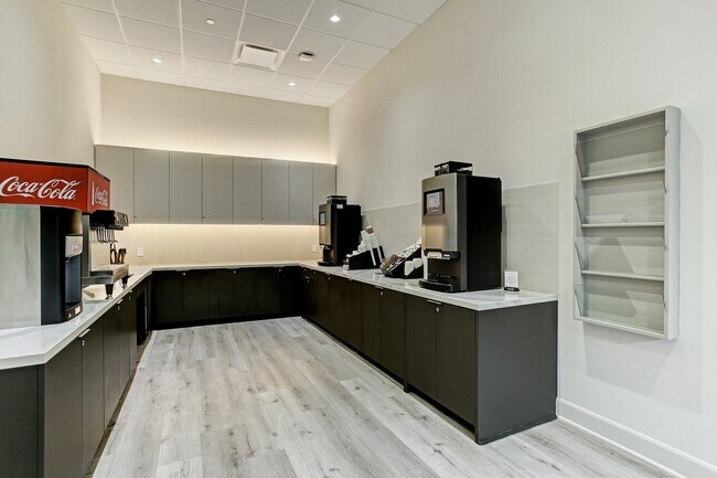 Building Photo - 3333 Allen Pkwy