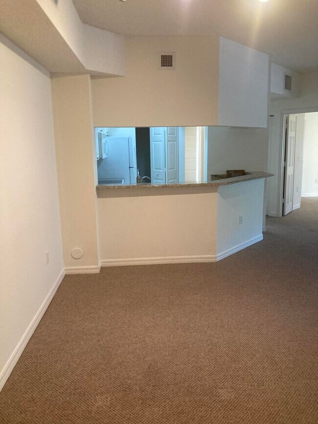 Building Photo - 3018 Alcazar Pl