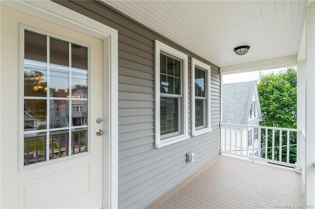 Building Photo - 192 Montauk Ave