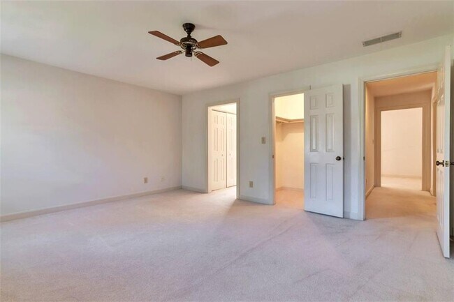 Building Photo - 4324 Village Oaks Ln