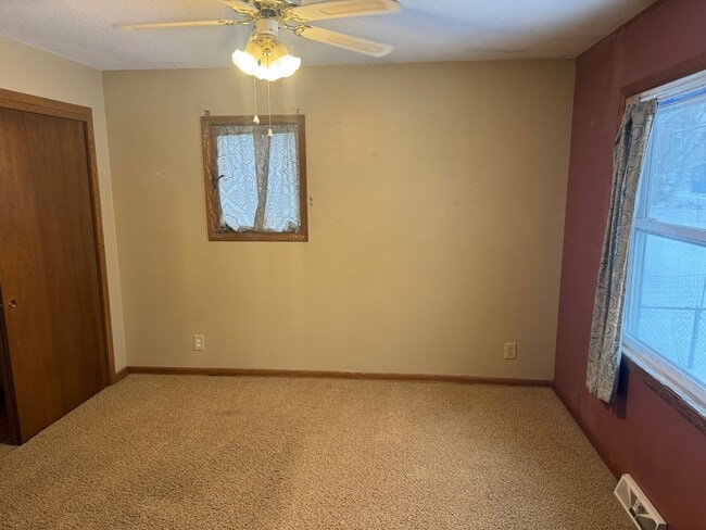 Building Photo - 3 BR / 1 BA Home w/ Fenced Backyard & 2-Car Garage in Spring Lake Park!