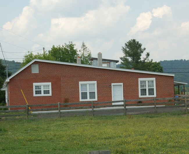 Building Photo - Cheeseplant Apartments