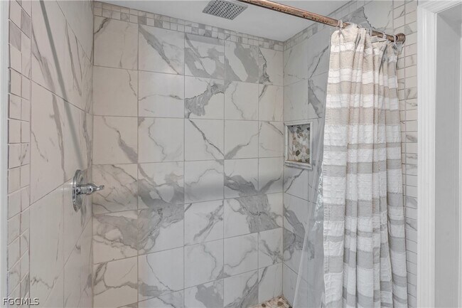 Building Photo - 280 Airport Dr S