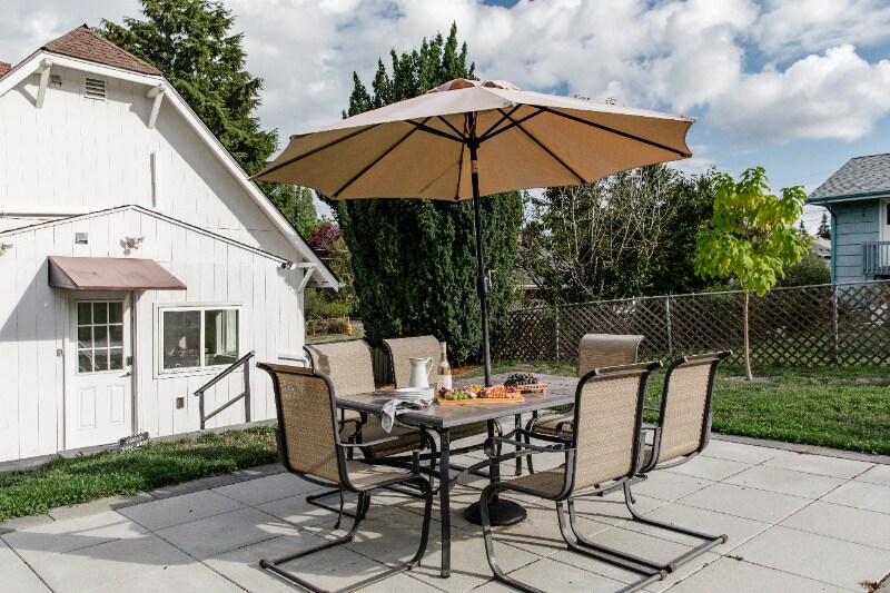 Building Photo - 7947 10th Ave SW