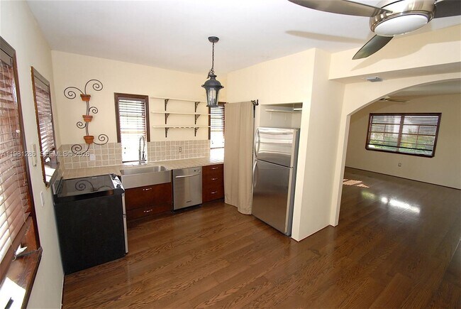 Building Photo - 1525 Pennsylvania Ave