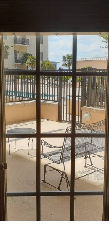 Building Photo - 601 Main