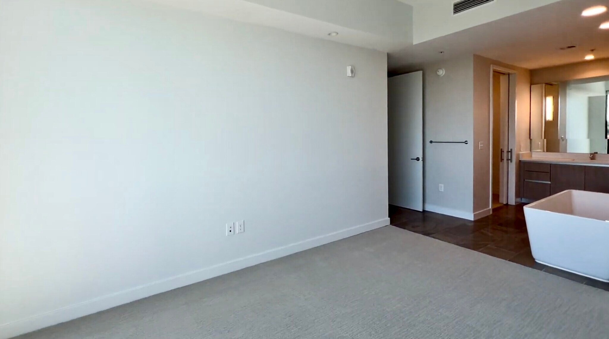 Building Photo - 4819 Skillman St