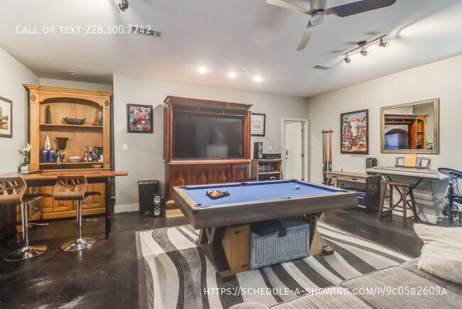 Building Photo - 1713 Shelby Ln