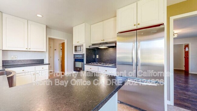 Building Photo - 1827 Creekside Rd