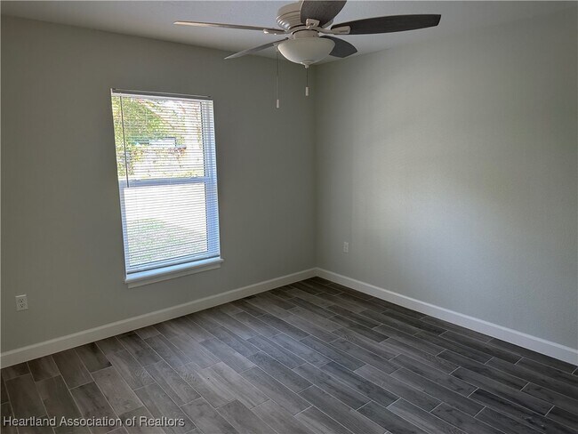 Building Photo - 4605 Whiting Dr
