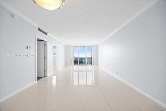 Building Photo - 3000 S Ocean Dr