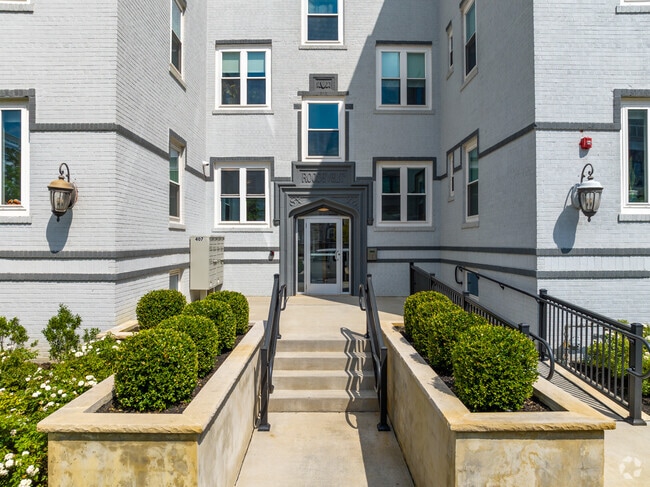 Entrance - 407 Sewall Ave