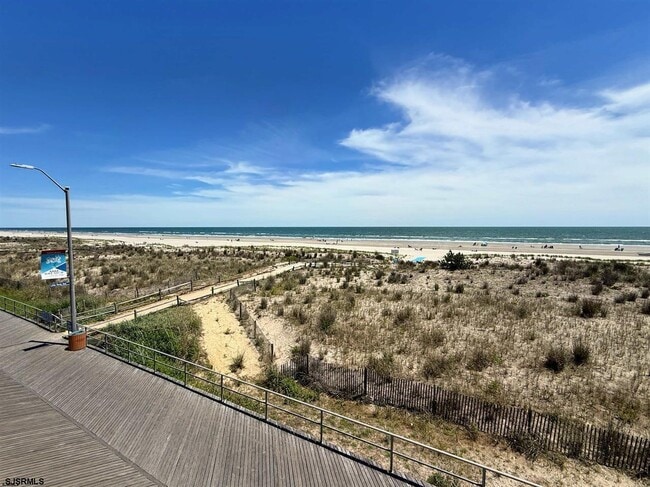 Building Photo - 5300 Boardwalk