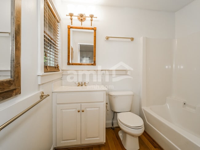 Building Photo - 332 Mendenhall Dr