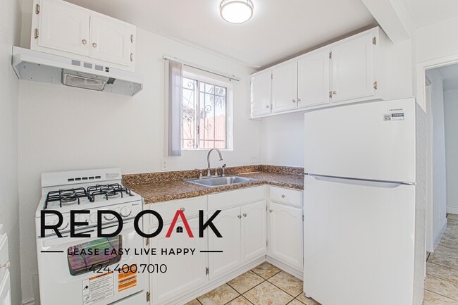 Building Photo - 1047 E New York St