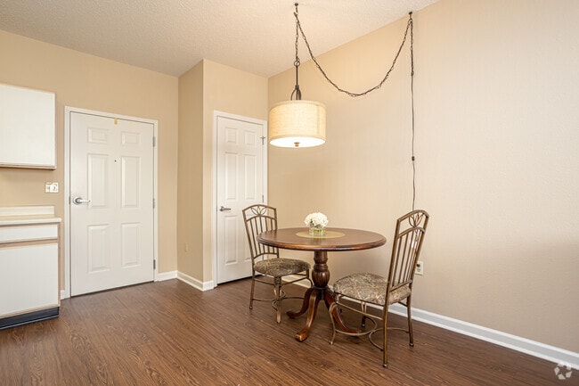 1BR, 1BA - 633SF - The Bloom at Windermere