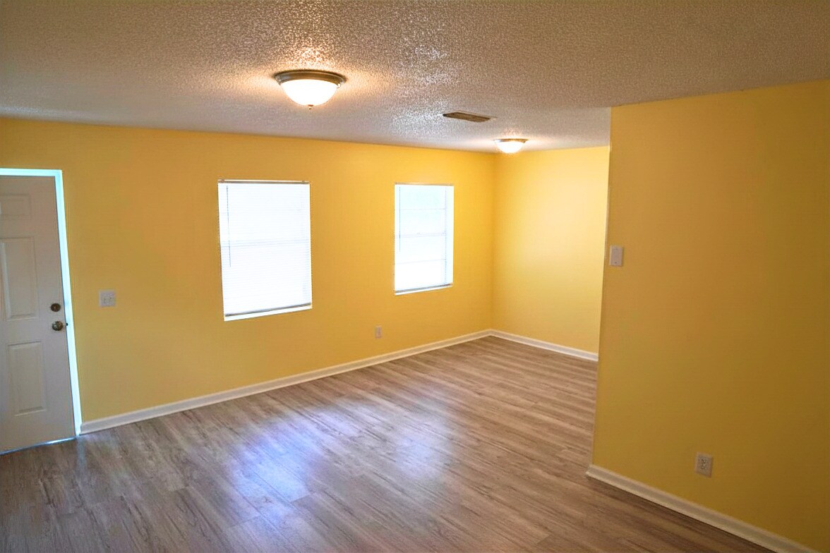 Building Photo - 7190 Conant Ave