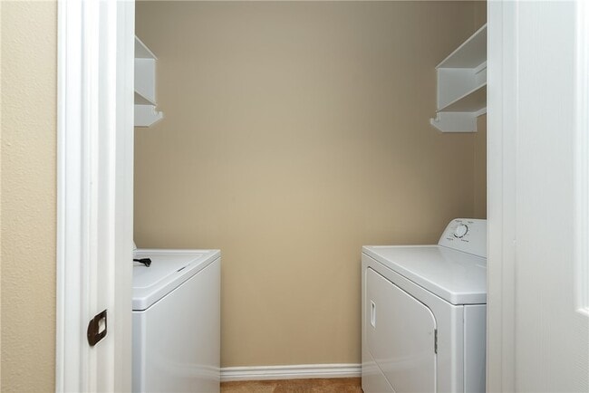 Building Photo - 3361 Keefer Loop
