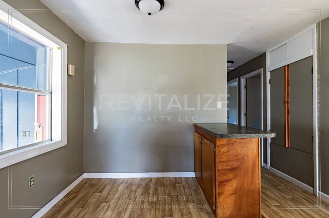 Building Photo - Newly Remodeled 3 Bd / 1 Ba in Moss Point