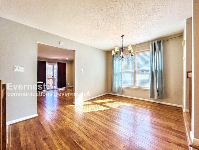 Building Photo - 1654 Oak Spring Way