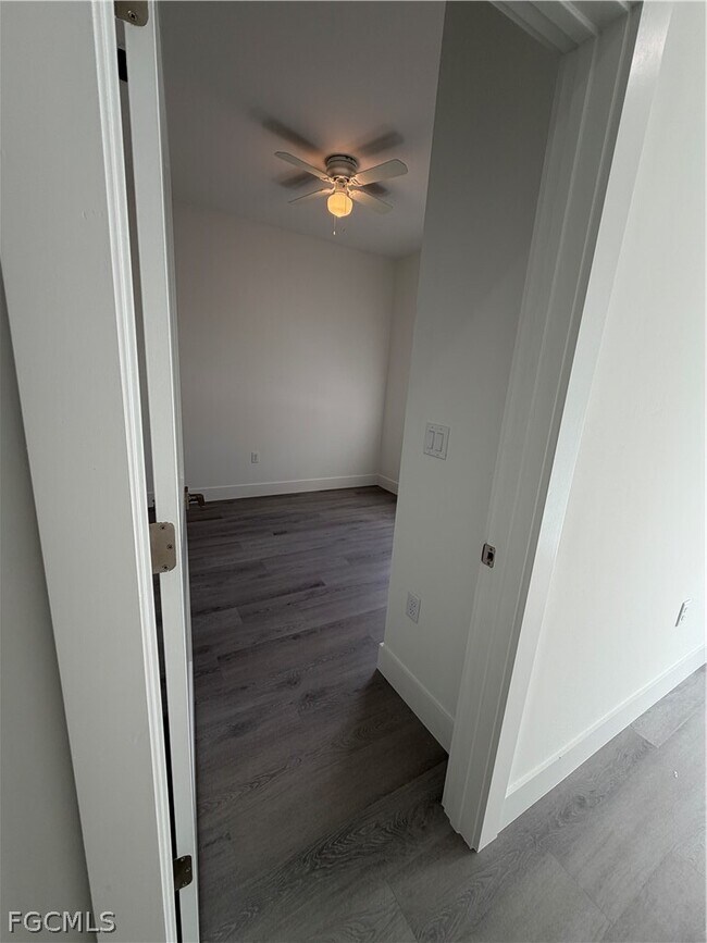 Building Photo - 721 Ivan Ave S