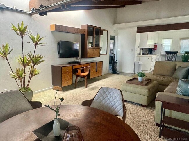 Building Photo - 8151 Camino Del Oro