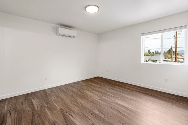 Building Photo - Brand new 3 bedroom 3 full bath townhouse in Thurston! MOVE IN SPECIAL!