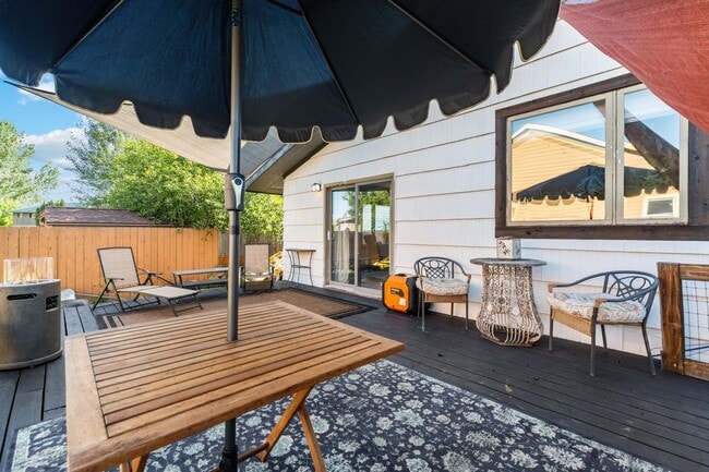 Building Photo - Beautiful Air Home Whitefish