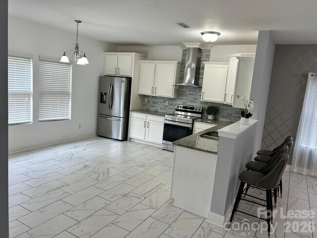 Building Photo - 6034 Blue Ash Ln