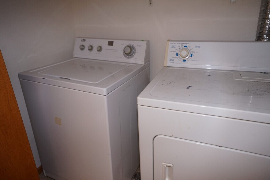 Building Photo - 391 Country Clover Dr