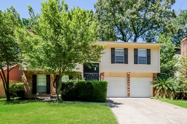 Building Photo - 3215 Birch Creek Dr