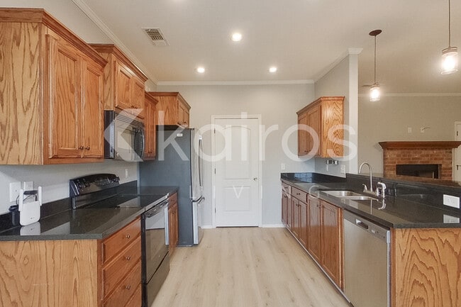 Building Photo - 9808 Asher Ave