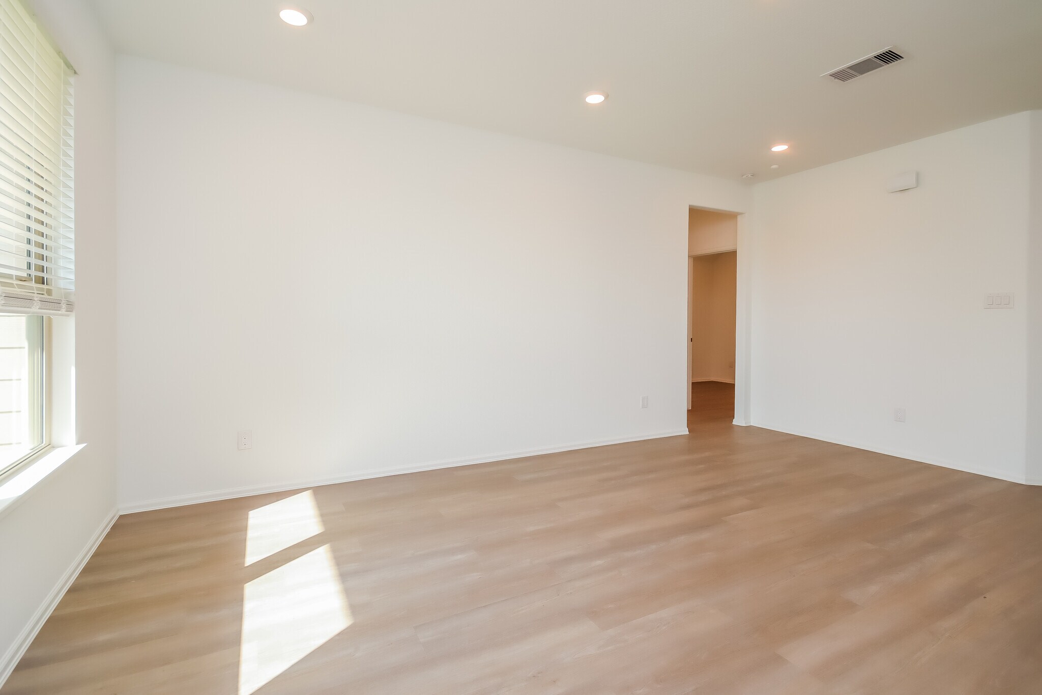 Building Photo - 712 Autumn Lake Ln