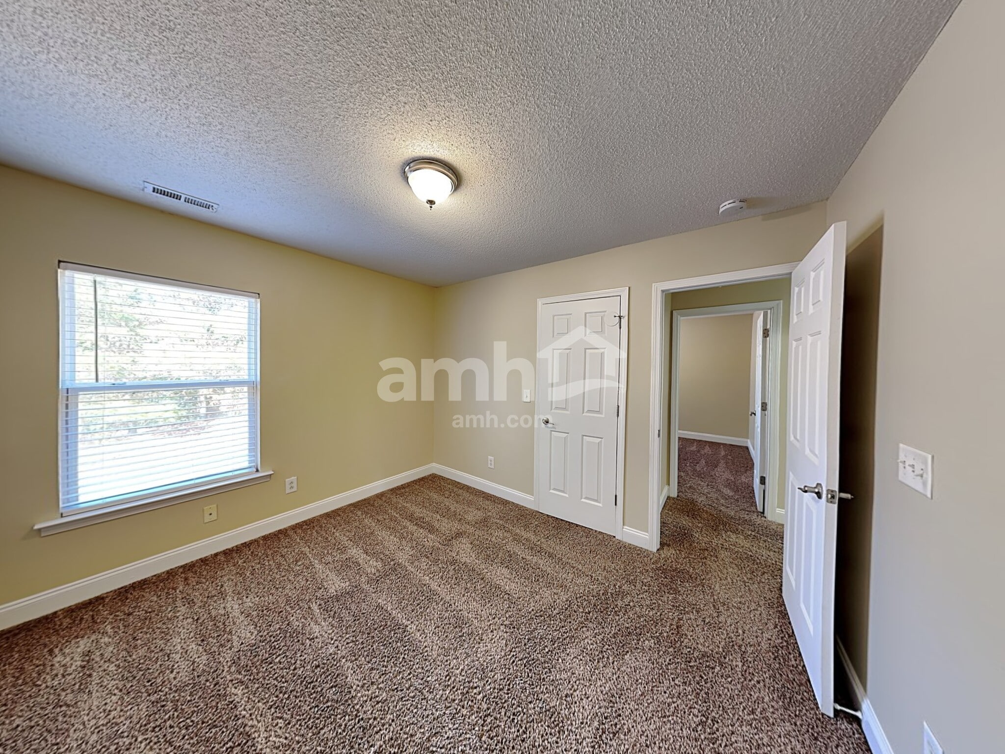 Building Photo - 6017 Namozine Ct