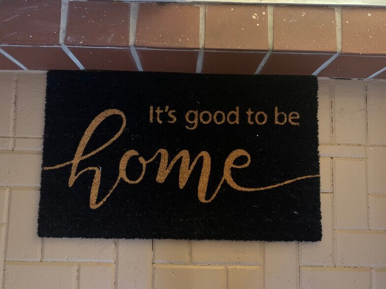 Building Photo - 1530 SW 193rd Ter