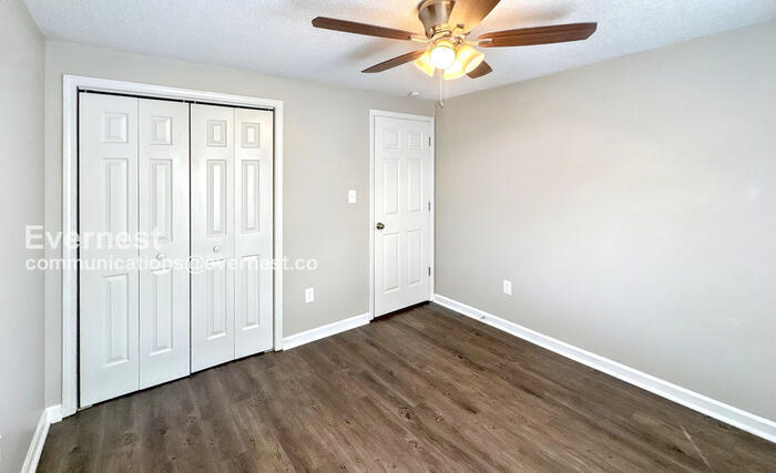Building Photo - 2113 Stapp Dr NE