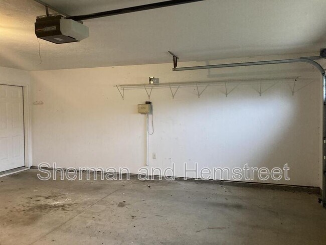 Building Photo - 914 Cannock St