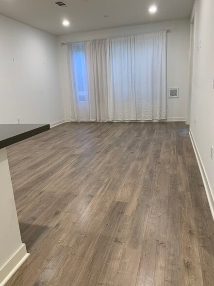 Building Photo - 2222 Nolita