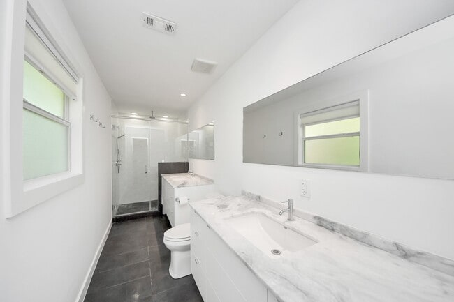 Building Photo - 7610 Highmeadow Dr