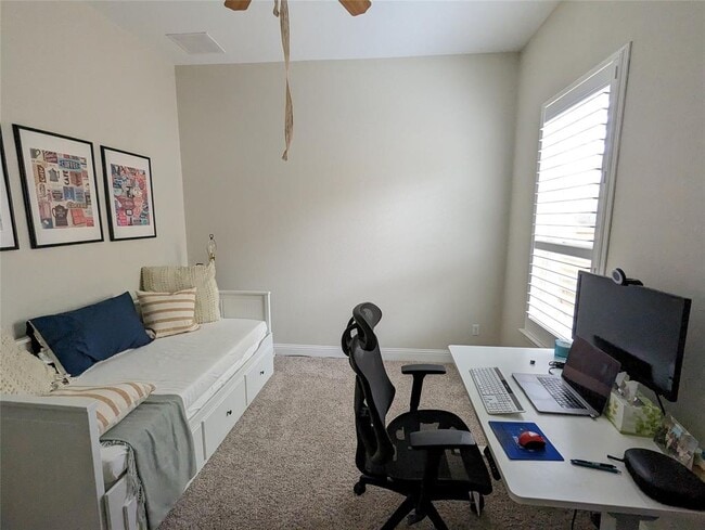 Building Photo - 10005 Ivalenes Hope Dr