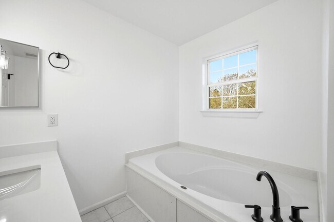 Building Photo - 1600 Old Brook Rd