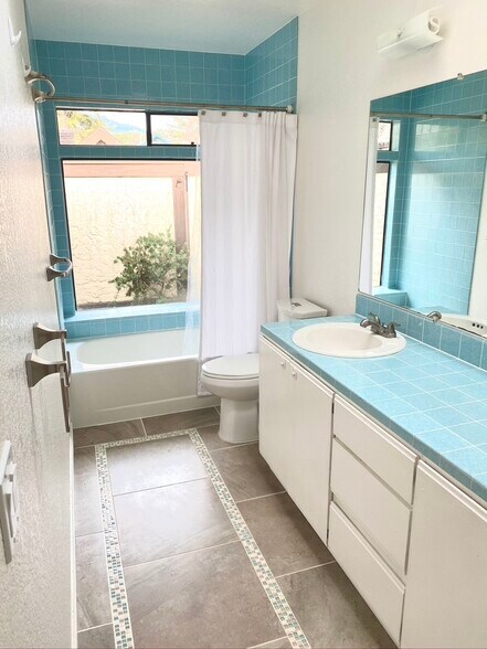 Primary Bathroom - 90 Holstrom Cir