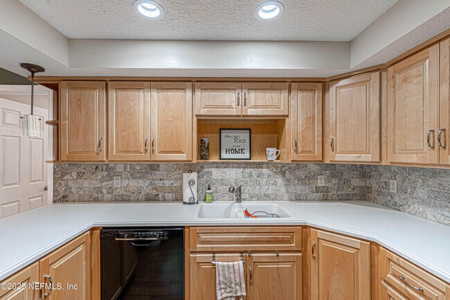 Building Photo - 8542 Goldeneye Ln