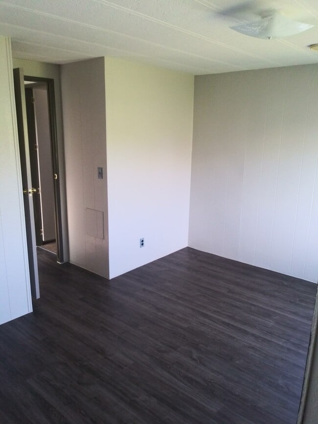 Building Photo - 3 bed 1.5 bath mobile