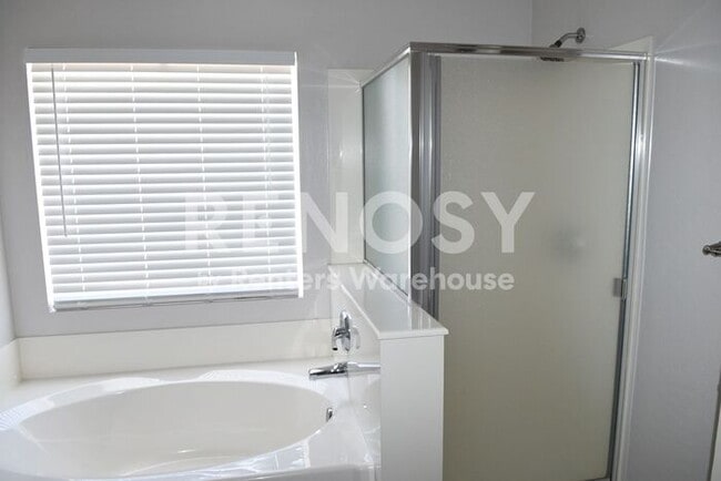 Building Photo - Ideal 3 Br 2 Ba 2 Cg Home Near Loop 303 & Greenway in Surprise!